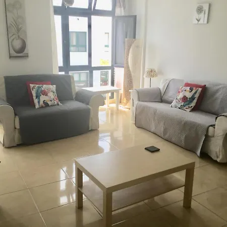 Ocean View, Roof Top Terrace 2 Bed Apartment