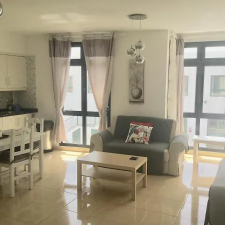 Apartment Ocean View, Roof Top Terrace 2 Bed *