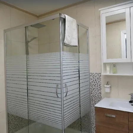 Ocean View, Roof Top Terrace 2 Bed Apartment